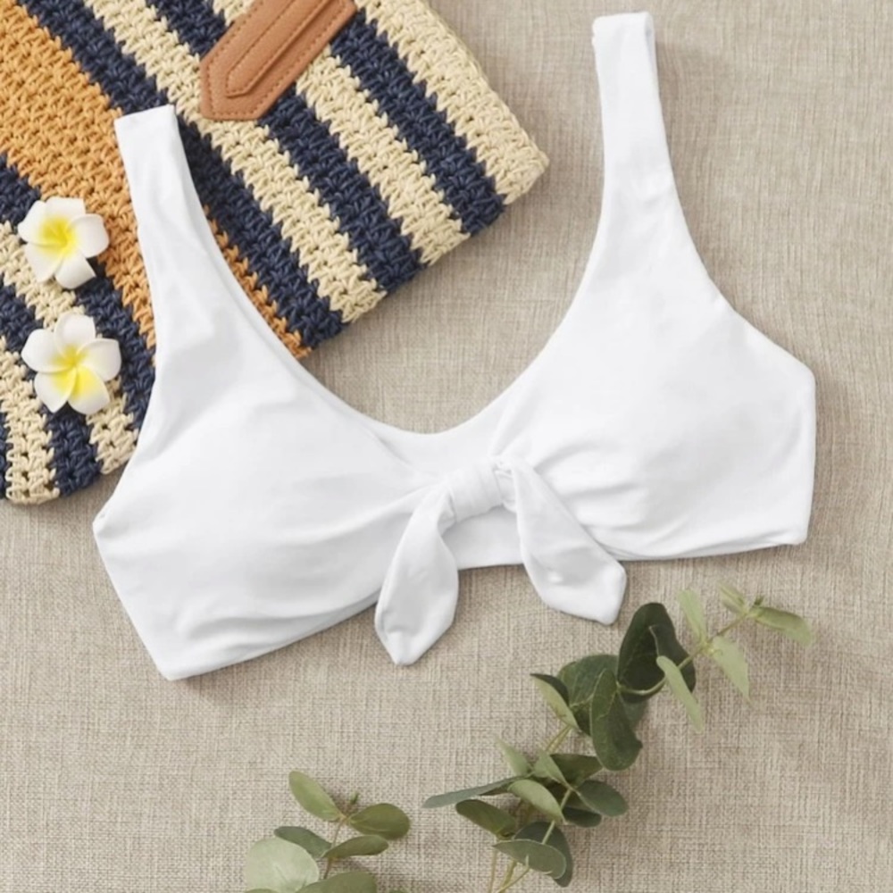 Knot front Bikini top white size M